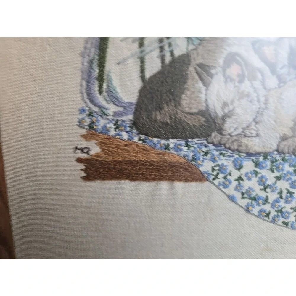 Mother's Pride Siamese Cat & Kittens Crewel Embroidery Completed‎ Framed 21x17.5